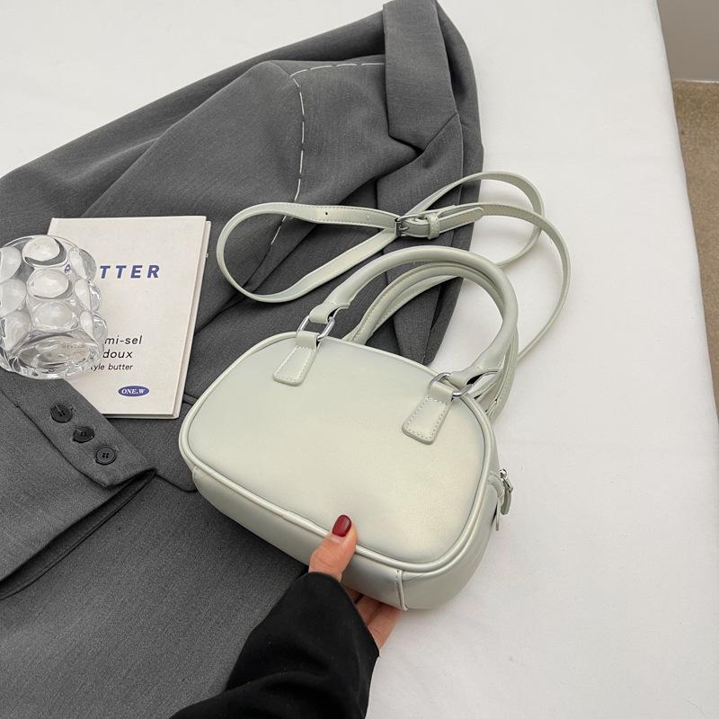 Korean Version Handbag Women's 2025 Spring and Summer New Handbag Fashion Bowling Bag Versatile Messenger Bag Small Square Bag