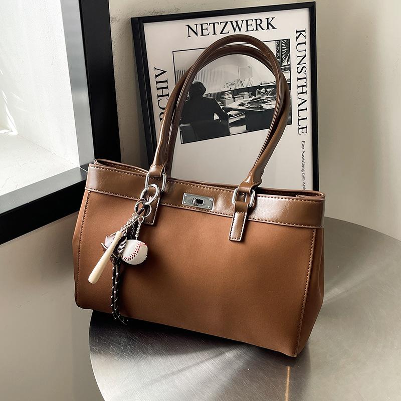 Вместительная сумка-тоут для поездок на работу женская 2025 новая осенне-зимняя ретро сумка через плечо ретро сумка для выхода в свет