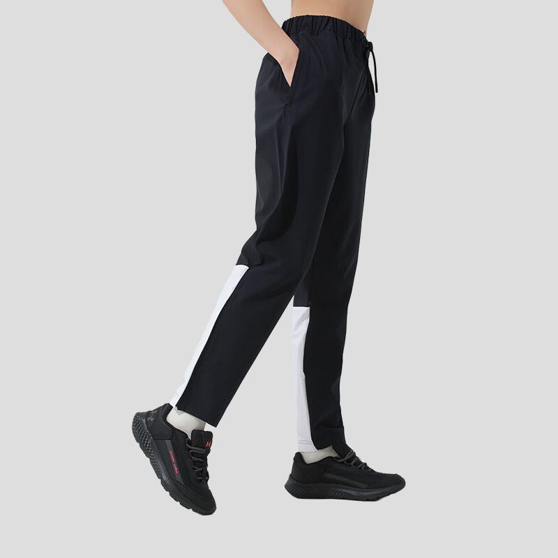Under Armour Трикотажные спортивные штаны женские черные 1389660-001