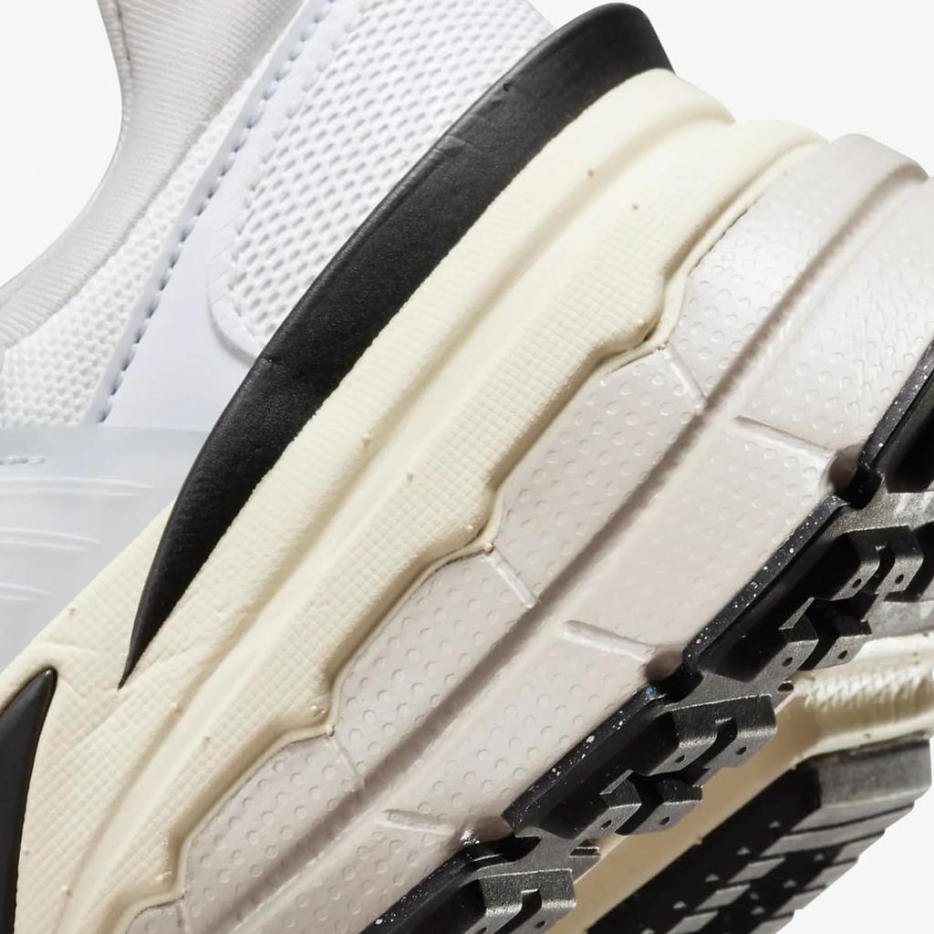 Nike V2K Run Унисекс Технологичные Кроссовки Summit White Pure Platinum Metallic Silver 23,0 см