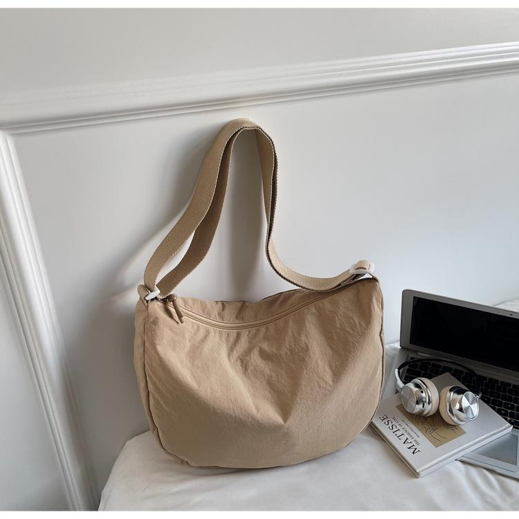 New Solid Color Women's Bag, Fashionable Lightweight Shoulder Bag, Simple and High-end, Casual Large-capacity Commuter Crossbody Dumpling Bag