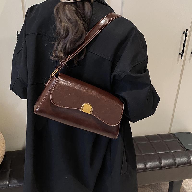 2025 new simple design solid color women's shoulder bag fashion trend underarm bag urban leisure messenger bag women