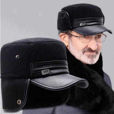 Зимняя шапка для мужчины с ушками