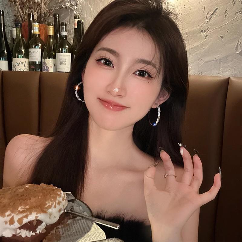 Роскошные серьги-кольца с микро-инкрустацией из циркония для женщин — классический образ знаменитости в европейском и американском стиле