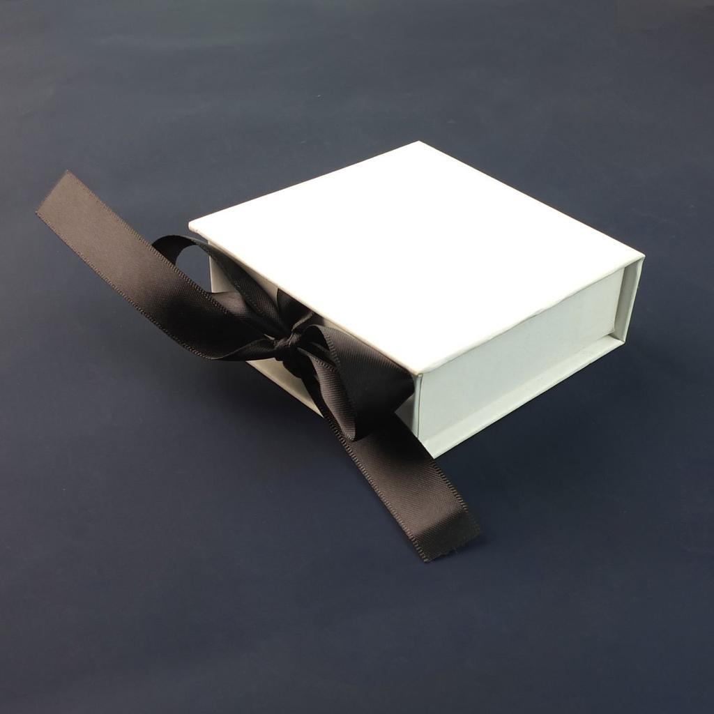 1 шт. Коробка для упаковки ювелирных изделий, коробка-перевертыш с лентой, подарочная коробка для хранения ювелирных изделий, для сережек, колец, ожерелий, браслетов, подвесок