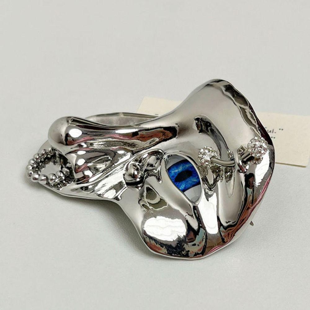 Zinc Zinc Alloy Exaggerated Brooches Nose Ring Women Women Brooch Vintage Half Human Face Brooch  Daily