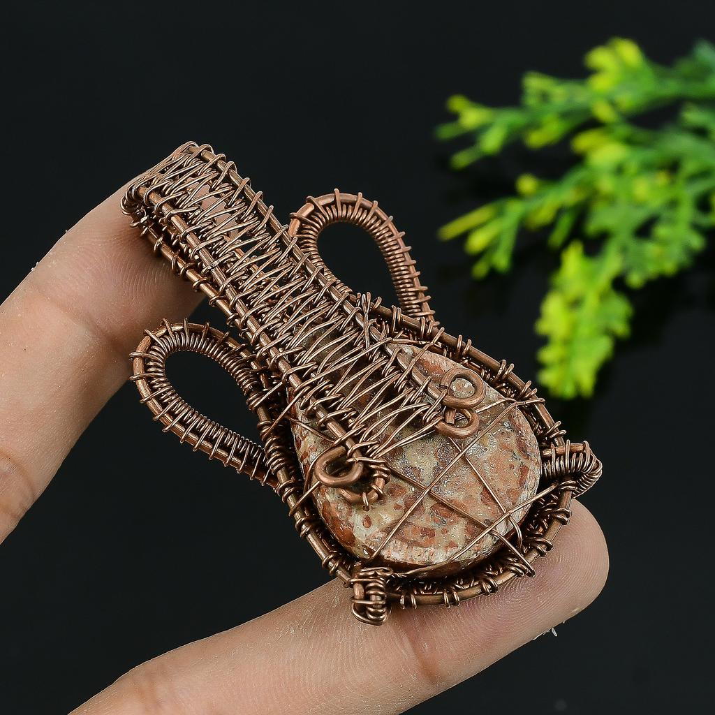 Подарочный кулон из медной проволоки с натуральным известняком в гранате и драгоценным камнем 2,5 d2O33