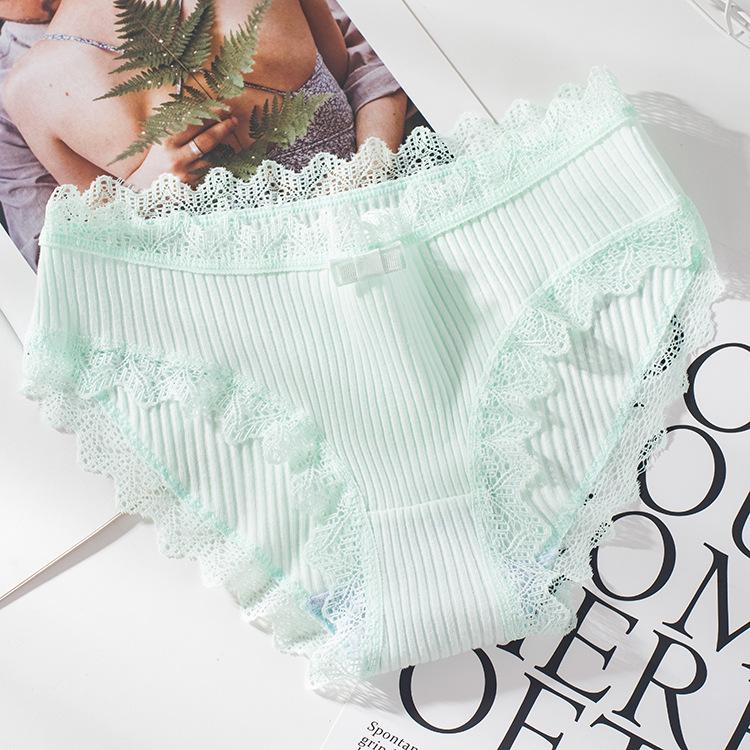 Женские мягкие хлопковые трусы с кружевной отделкой и рубчатой текстурой