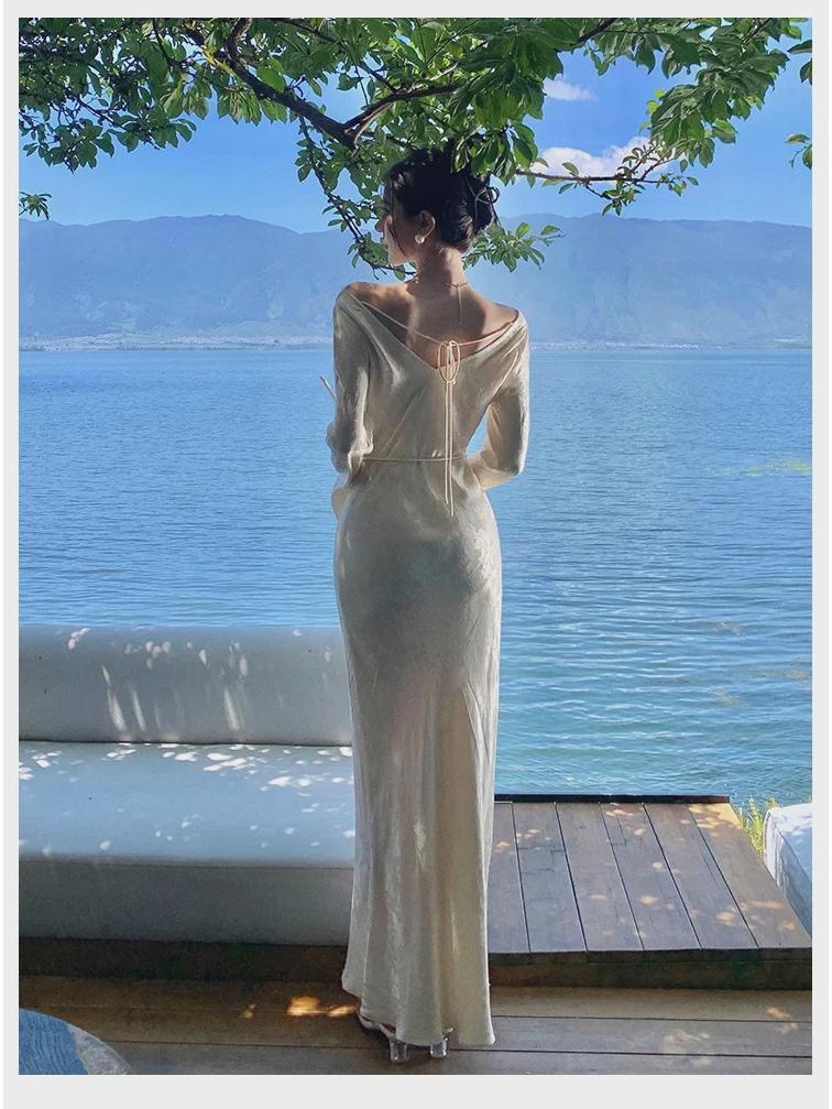 Элегантное китайское платье с воротником из жаккарда и длинными рукавами и узкой талией