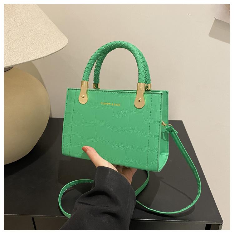 Маленькая сумка для женщин. Новые модные и стильные сумки высокого класса. Модная универсальная сумка через плечо на одно плечо.