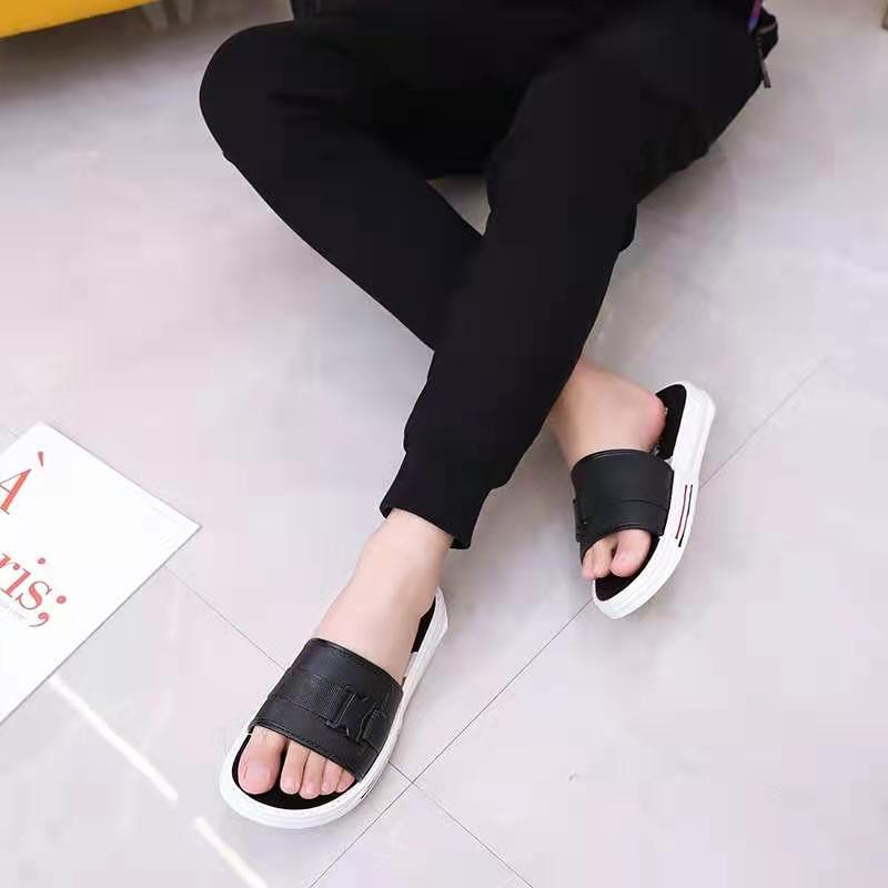 2025 новые мужские классные тапочки летняя модная верхняя одежда модные мужские уличные тапочки мужские домашние пластиковые тапочки