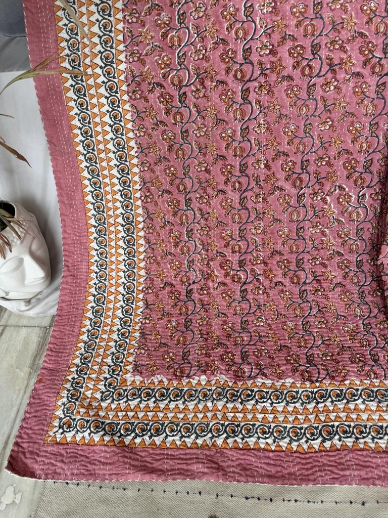 Indian kantha quilt,  Vintage Kantha Quilt Handmade Throw  Blanket Bedspread Cotton Fabric Bohemian Bedding quilt