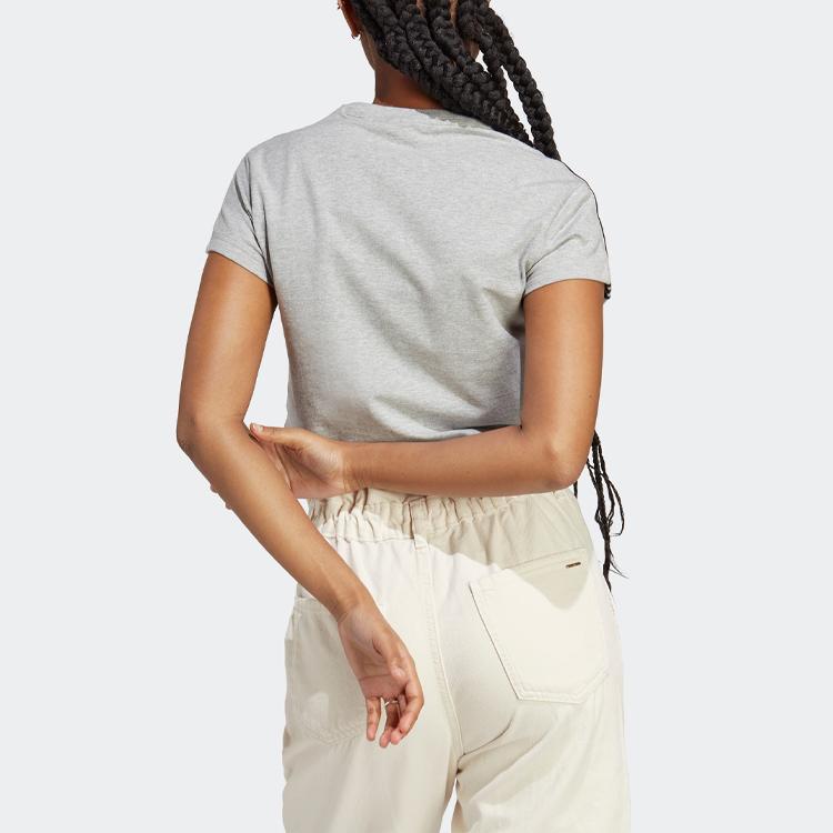 Adidas Футболка с цветочными нашивками из синели и логотипом в полоску с круглым вырезом и короткими рукавами, женские топы среднего размера, конопляно-серый IC0027