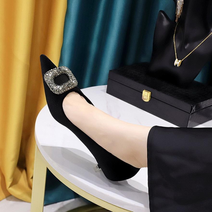 237-K83 банкетные женские туфли в европейском и американском стиле, тонкий каблук, средний каблук, мелкий вырез, острый носок, замша с утолщением, металлическая пряжка со стразами