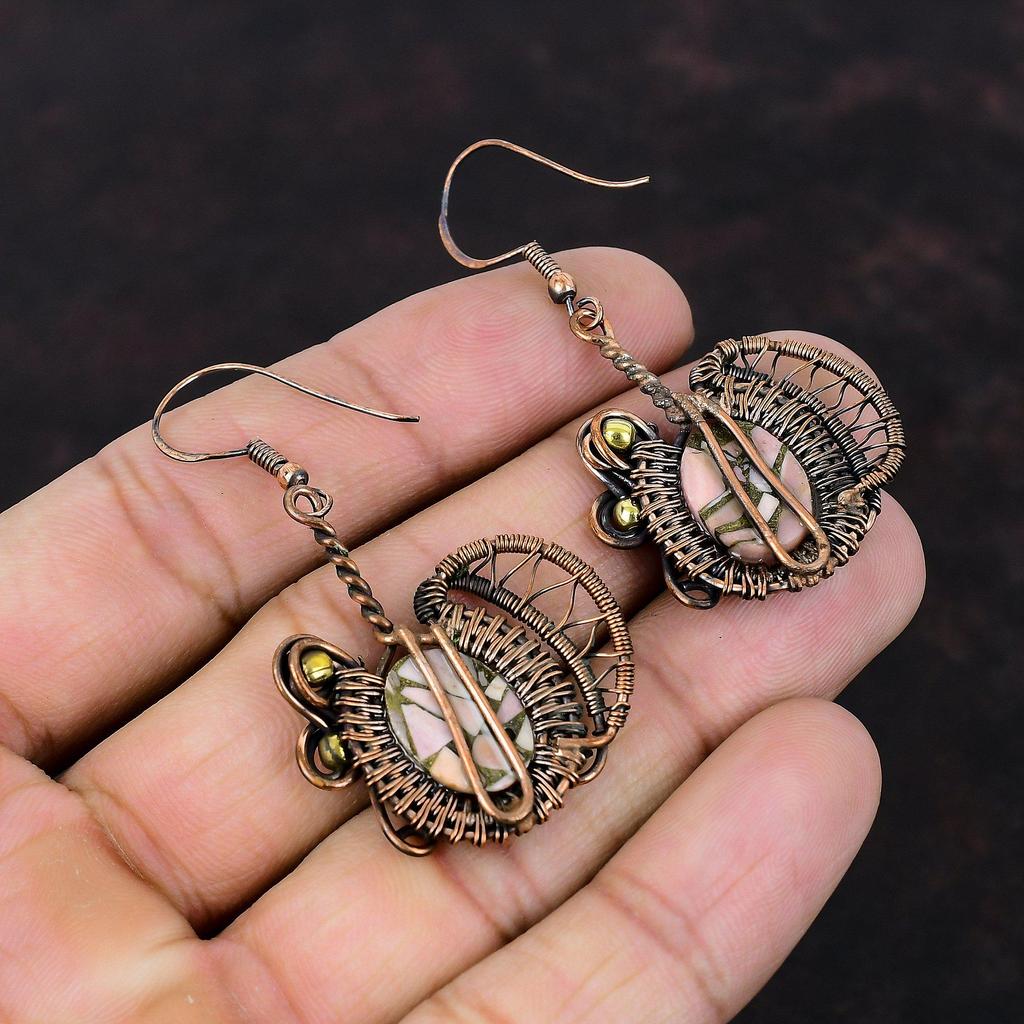 Медные серьги с розовым опалом Серьги в обертке из медной проволоки Ювелирные изделия ручной работы с розовым опалом Серьги из натурального драгоценного камня Уникальные медные ювелирные изделия Подарок для мамы