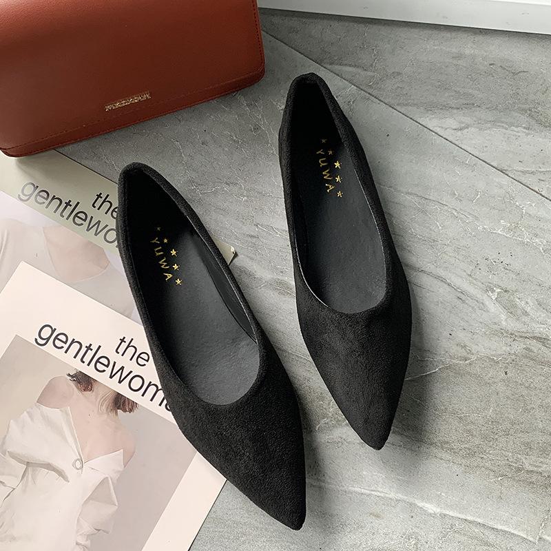 French temperament velvet pointed single shoes women's 2025 spring and summer new shallow mouth high-end niche soft-soled ladyshoes work shoes