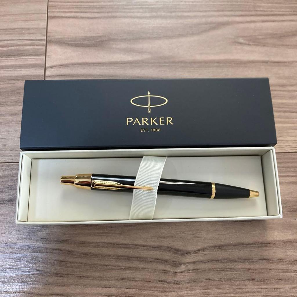 Б/у шариковая ручка PARKER, черная, с золотым отделкой