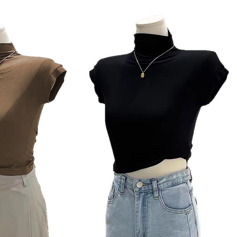 Женский черный приталенный топ из модального хлопка с полувысоким воротом и короткими рукавами
