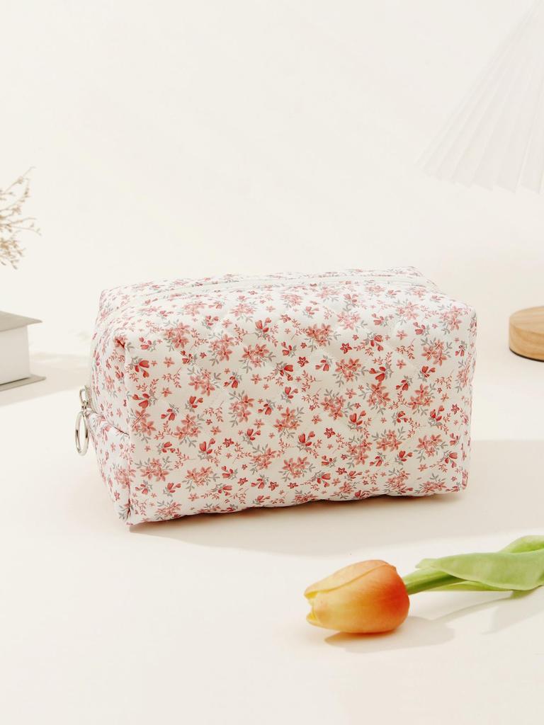 Косметичка Berg Floral из стеганого хлопка - милый дорожный принт с мелкими цветами