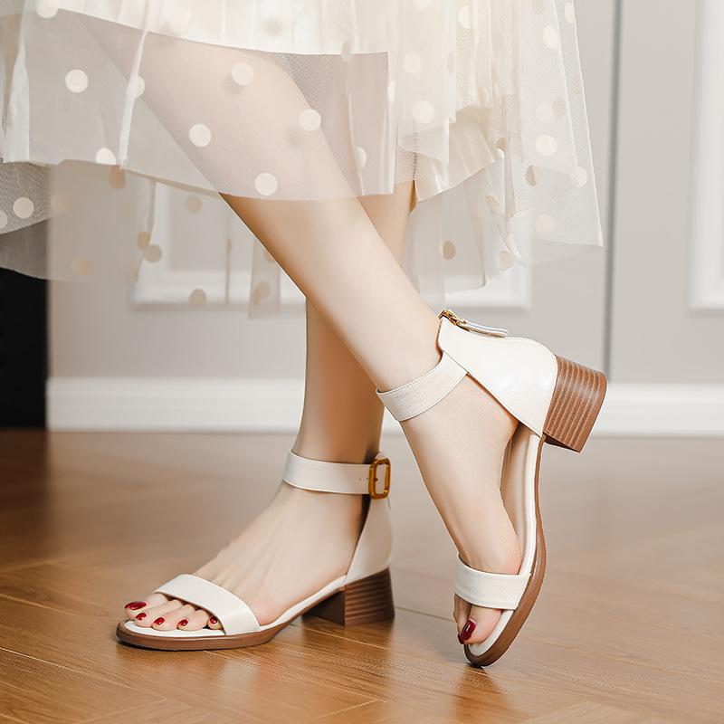 Retro one-word with open-toed white sandals 2025 summer new women's shoes thick heel medium heel rear zipper high heel sandals