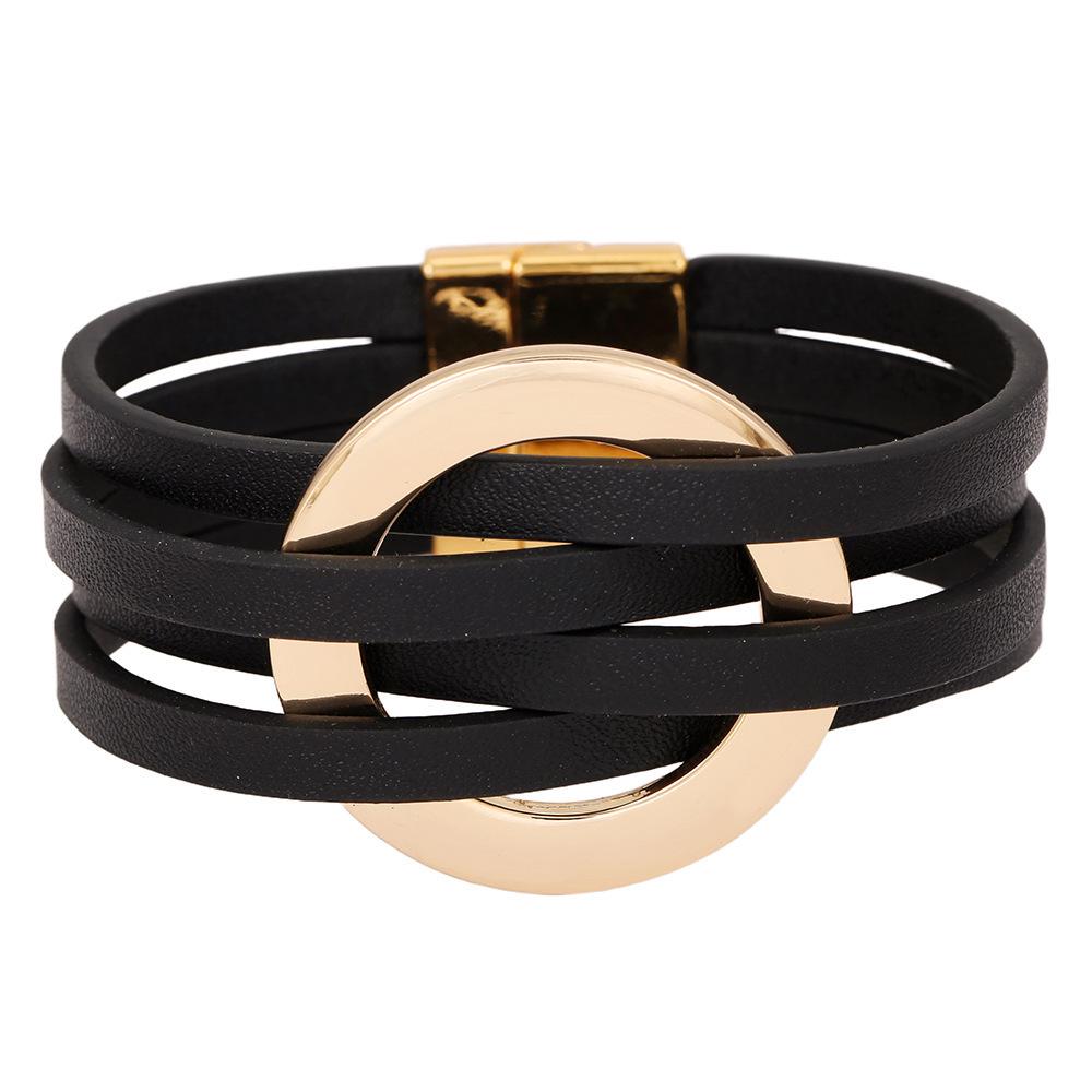 Женский многослойный кожаный браслет в европейском и американском стиле с большим металлическим манжетным кругом.