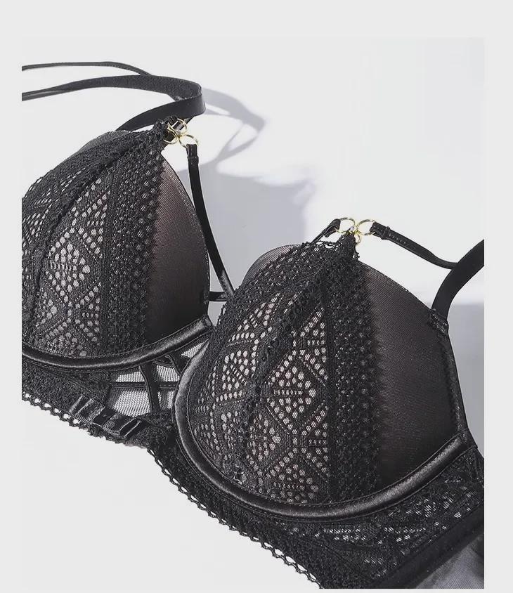 Сексуальный кружевной комплект push-up с дизайном на бретелях для улучшенного вида
