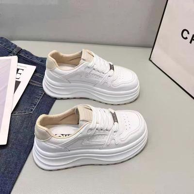 Маленькие белые туфли женские 2025 новые весенние модели популярные туфли на платформе, детские толстые подошвы увеличивают рост, универсальная спортивная и повседневная обувь