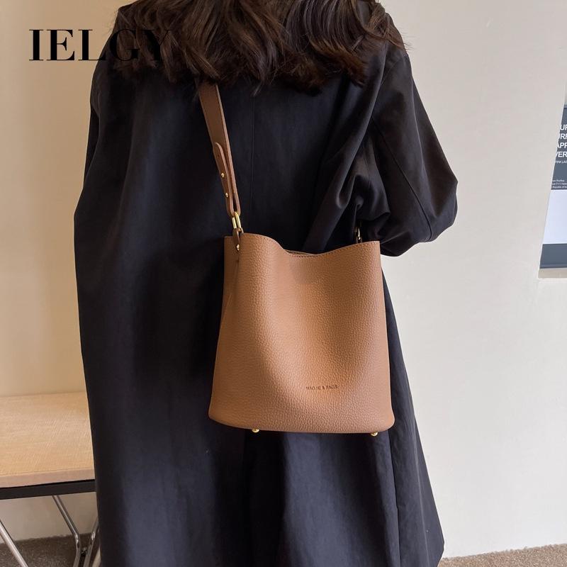 IELGY Retro Large-capacity Underarm Bucket Bag, Versatile and Simple One-shoulder Crossbody