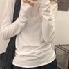 Белая футболка с длинным рукавом и подвернутым краем для женщин, тонкая и утягивающая базовая рубашка, простой и высококачественный топ