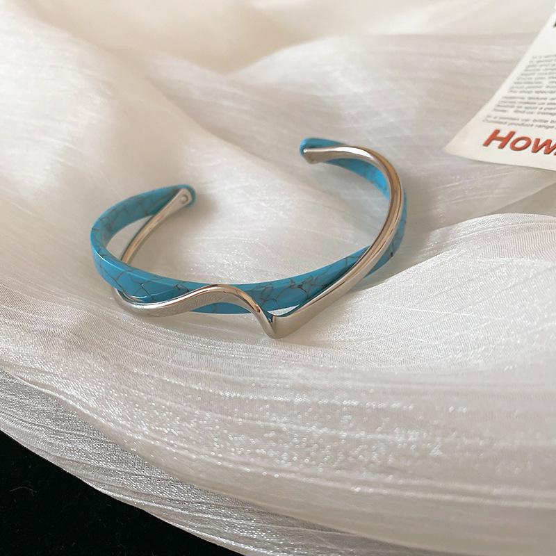 Текстурированный открытый браслет с золотым покрытием: Корейский стиль, Высококлассная холодная эстетика