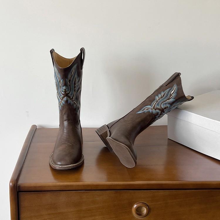 Винтажная вышивка V-образный вырез универсальные ботинки Мартин на толстой подошве и толстом каблуке 2025 осень и зима Spice Girl облегающие ботинки западного ковбоя на толстой подошве