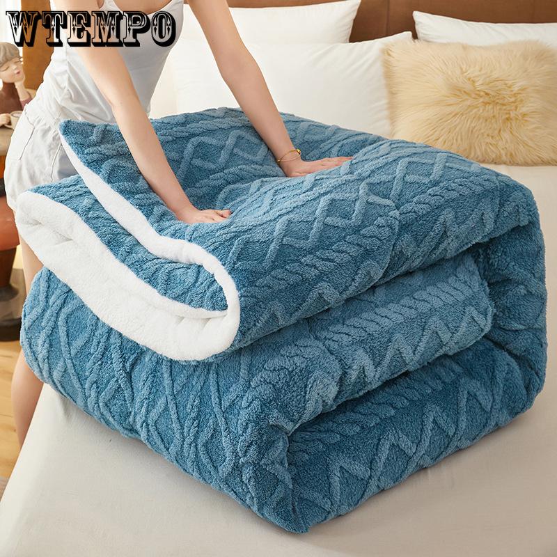 Luxurious Taffeta Comforter - Soft, Thick, and Warm for All Seasons - Machine Washable, Perfect for Bedroom, Guest Room, and Hotel Use