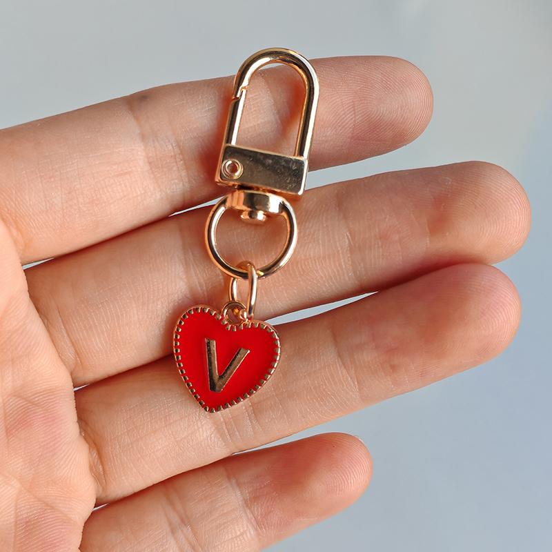 1PC Heart Shaped Gift 26 English Letters Design DIY Keychain Marker Love Keychain Creativity Lobster Buckle Red Metal Party
