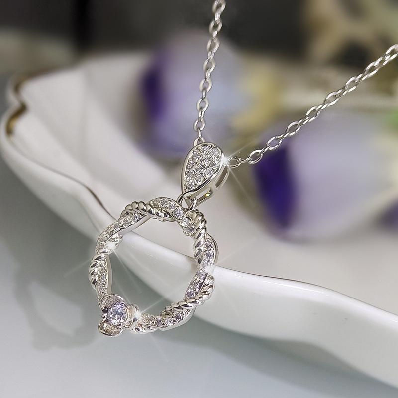 Small Fresh Diamond Collarbone Chain Mori Female Tether Ring Necklace Female Twist Short Creative Silver Pastoral