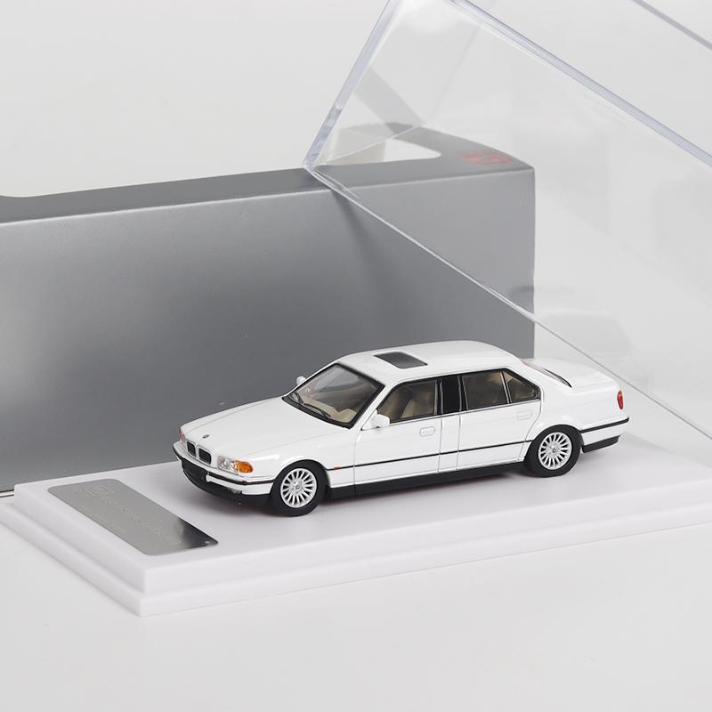 DCM Cars Масштаб 1/64 Седан BMW 7 серии E32 E38 с удлиненной колесной базой Модель автомобиля Металлическая модель автомобиля Игрушка Коллекция Украшение