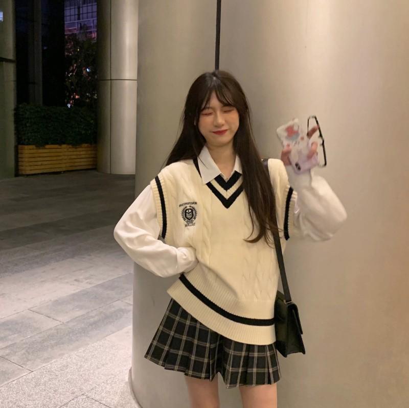 Женский вязаный жилет-свитер в студенческом стиле, весна/осень 2024 г., новый нишевый дизайн, верхняя одежда свободного кроя.