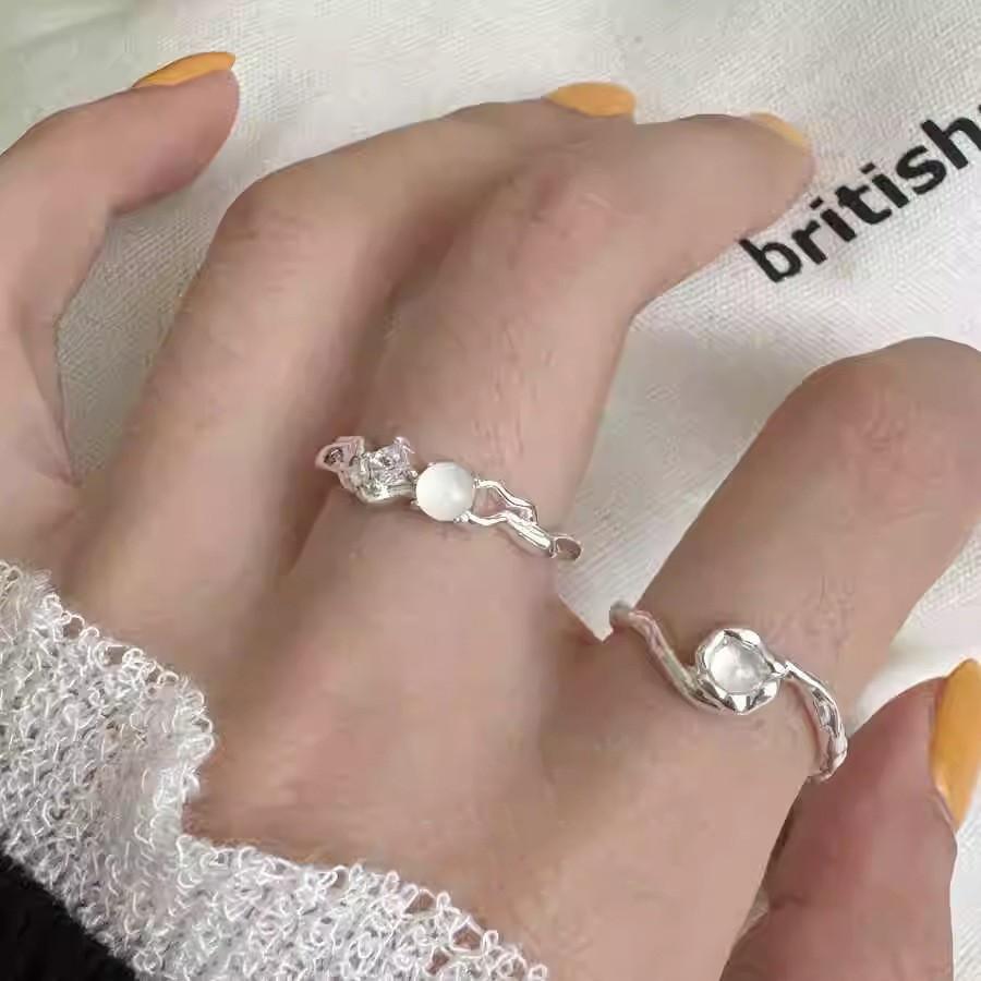 Trendy High-end Moonstone And Zircon Ring With Stylish Wave Pattern Ideal For Modern Ladies