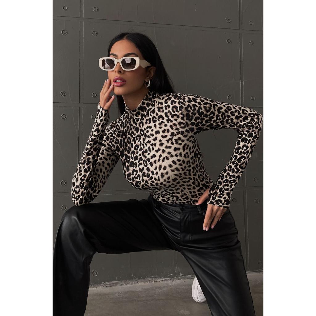 Женское черное боди с деталями на пальцах