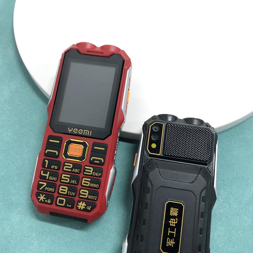 YEEMI Q8-1 2.4inch Screen 4G Button Phone Dual SIM Card Dual Flashlight One Click SOS Mp3 Mp4 FM 3000mAh Big Battery Big Button Mobile Phone