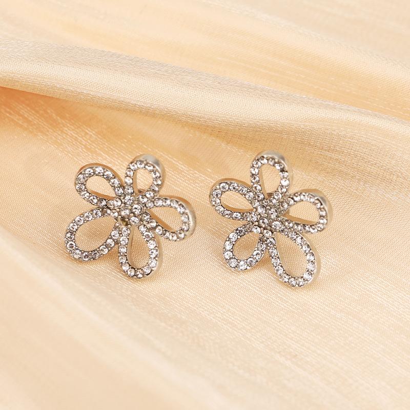 Five-Petaled Flower Necklace Female Sunflower Collarbone Chain Temperament Camellia Earrings Necklace Accessories