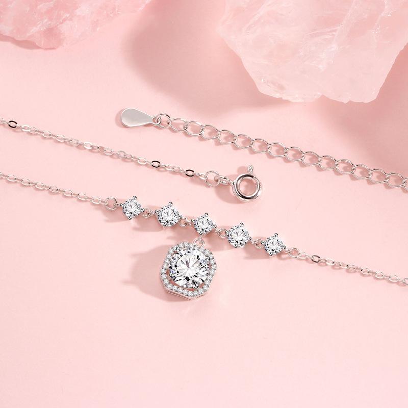 Ожерелье с квадратным бриллиантом в стиле легкой роскоши, женское модное универсальное нишевое изысканное ins подарок для женщин