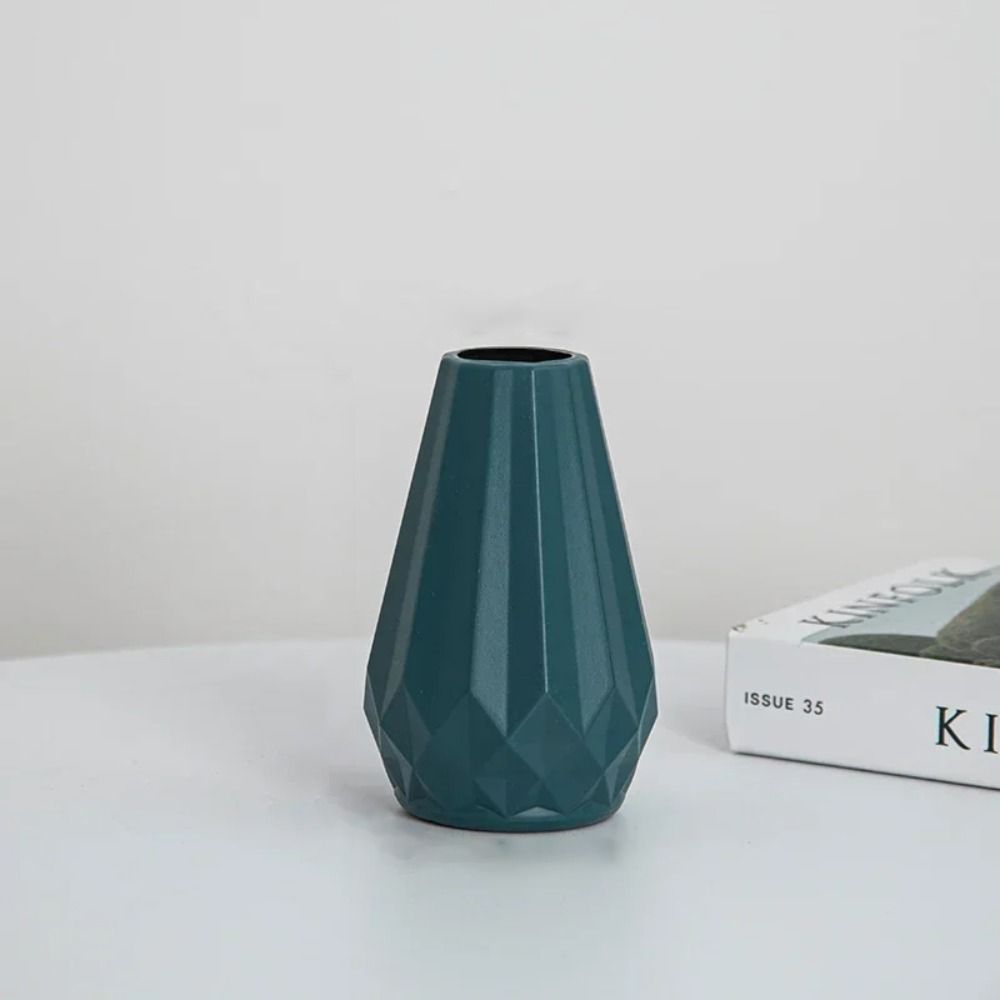 Durable Creative Shaped Flower Pot Nordic Style Vase Ornaments Modern Plastic Flower Vase  Desktop