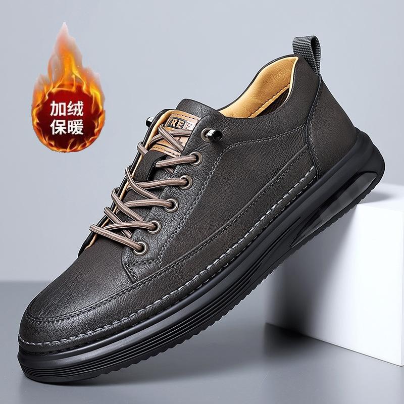 2024 New Trend Leather Men's Shoes Large Size Men's Sports Board Shoes Soft Sole Casual Leather Shoes Gouging Shoes