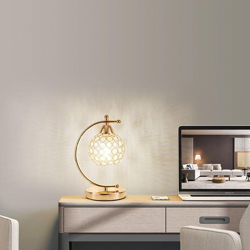 Простая современная настольная лампа для гостиной, спальни, прикроватная тумбочка, теплое и романтическое украшение, хрустальная настольная лампа, ночник