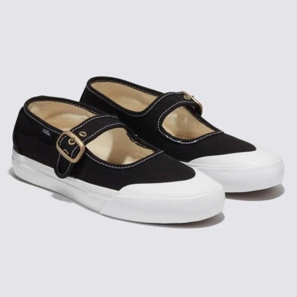 Vans Мэри Джейн Черные VN000CRR6BT1 130348