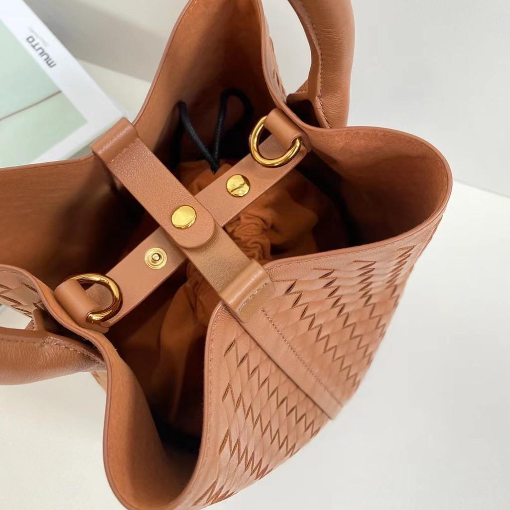 Новая плетеная сумка-ведро кожаная женская модная портативная сумка-мессенджер детская и мамина сумка нишевый дизайн портативная