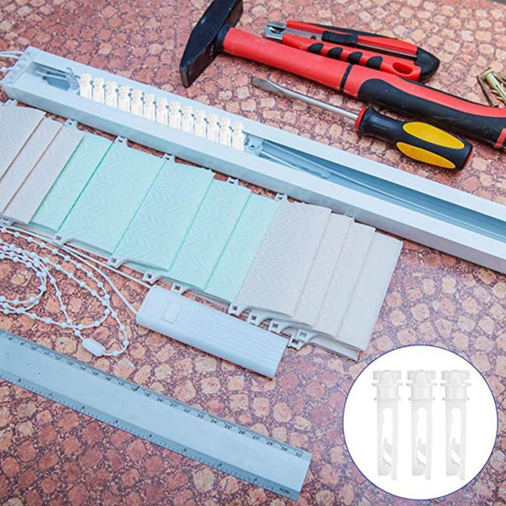 Упаковка из 10 вертикальных жалюзи с белыми стержнями для легкой фиксации жалюзи