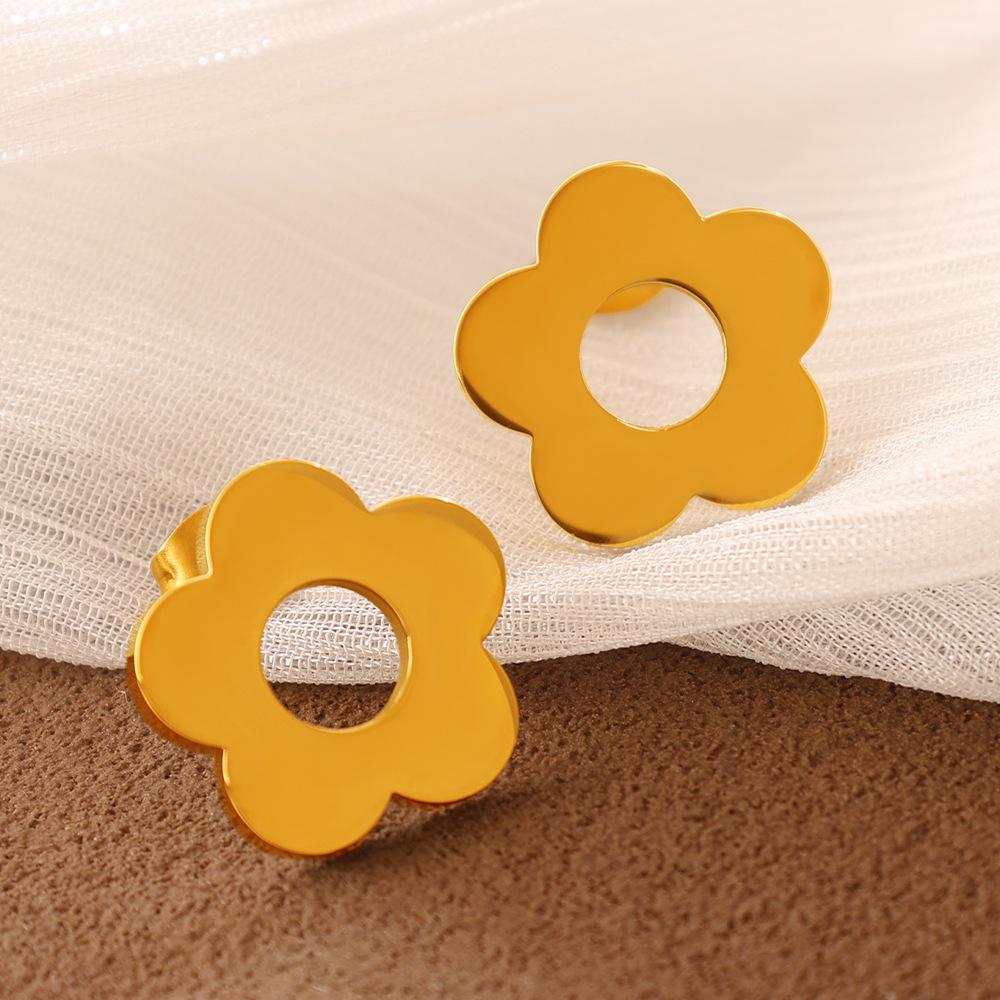 Fresh, sweet, versatile, glossy floral stud earrings for women, stainless steel, niche ins-style everyday earrings