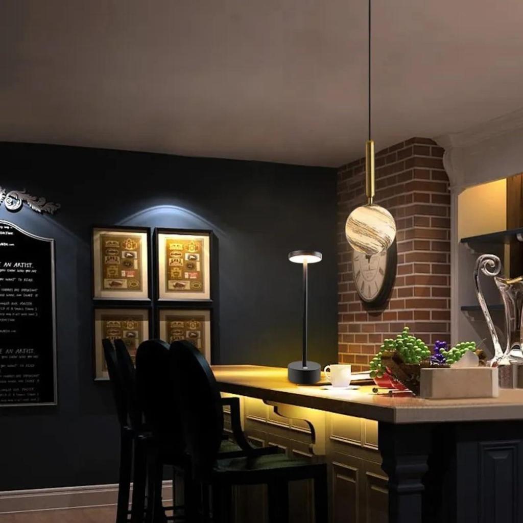 Металлическая светодиодная настольная лампа с сенсорным управлением, 3 режима освещения с регулировкой яркости при длительном нажатии, перезаряжаемая и беспроводная современная лампа