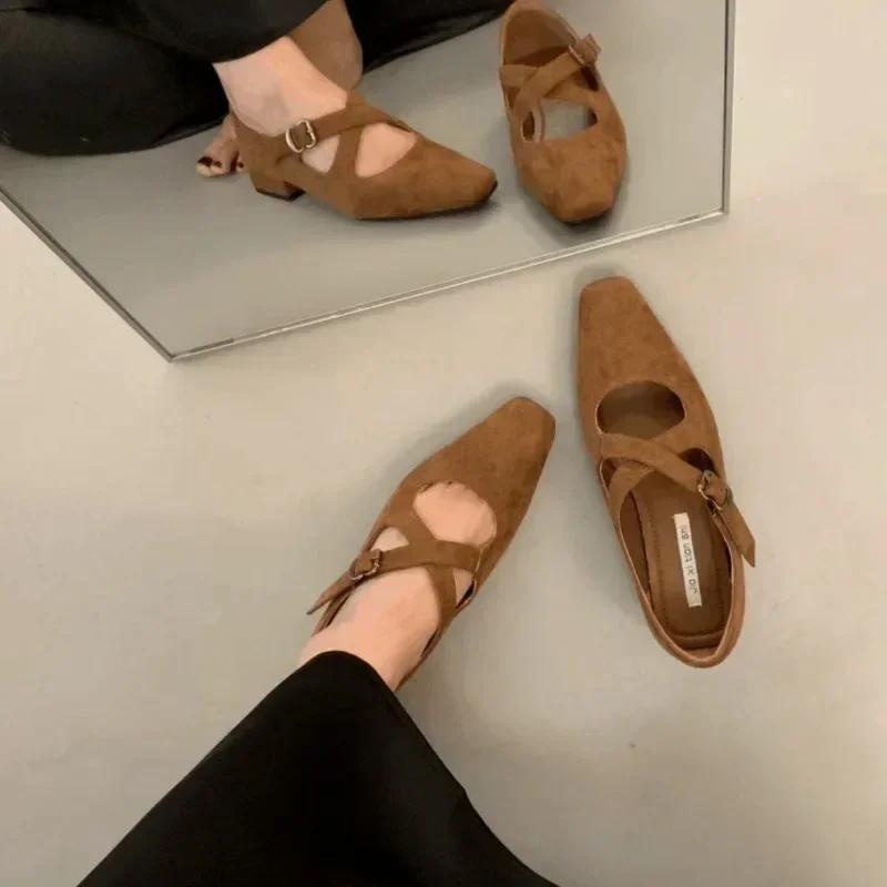 Женская обувь на распродаже Модные женские туфли-лодочки с пряжкой Осенние туфли-лодочки из замши с квадратным носком Однотонные туфли на блочном каблуке Неглубокие офисные женские туфли